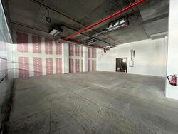 Middle Road (D7), Retail #608526661